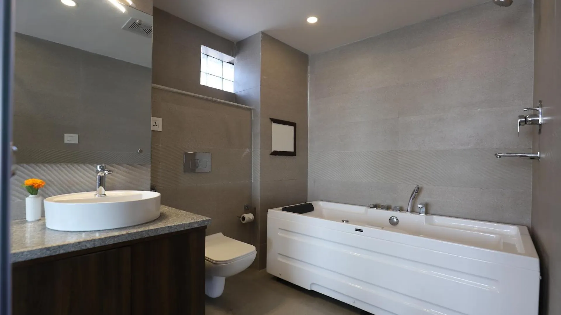 ****  Apex Business Hotel - Airport Kathmandu Nepal